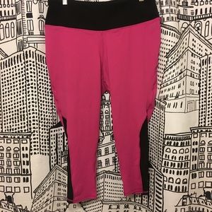 PASSION PINK MESH CROP LEGGINGS